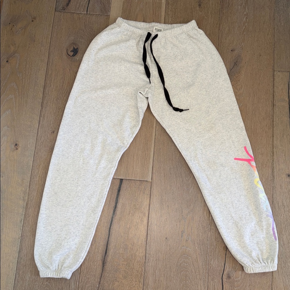 PINK Victoria's Secret Light Gray Jogger Sweats size XS I’m great condition